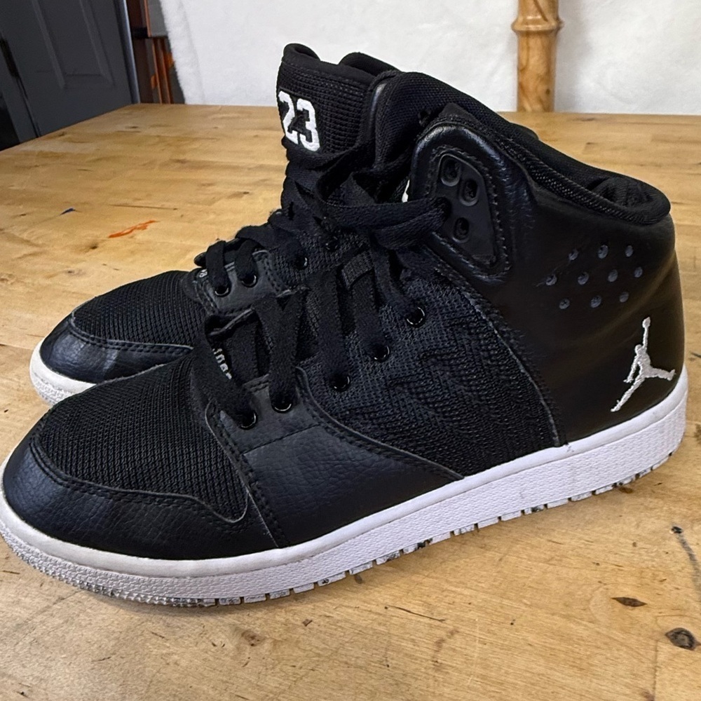 Jordan Flight Origin 3 Black White Youth 5.5 / Women’s 7 - Picture 2 of 16